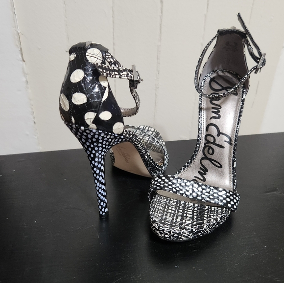 Heel - Picture 2 of 6